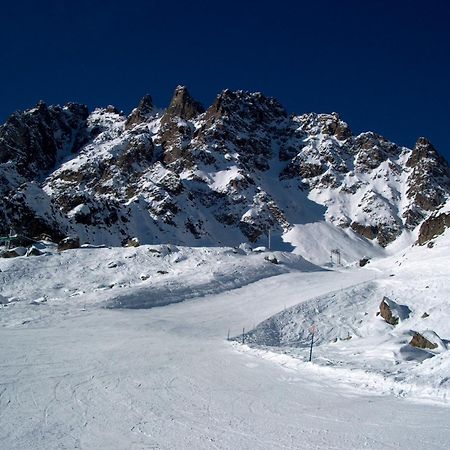 B&B Les Rochers 42 Lits Les Marécottes Zewnętrze zdjęcie